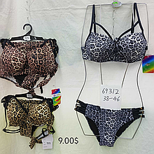 Купальник розмір 38-46 матеріал еластан колір показаний на зображенні в пакованні від 10 шт.