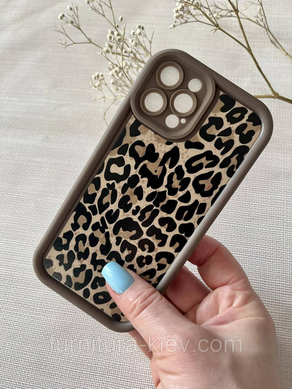 Чохол на iPhone 15 з леопардовим принтом