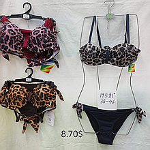 Купальник розмір 38-46 матеріал еластан колір показаний на зображенні в пакованні від 10 шт.