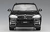 Масштабна модель автомобіля BMW X5 1:24 чорна колекційна модель з деталізацією салону та рухомими колесами, фото 3