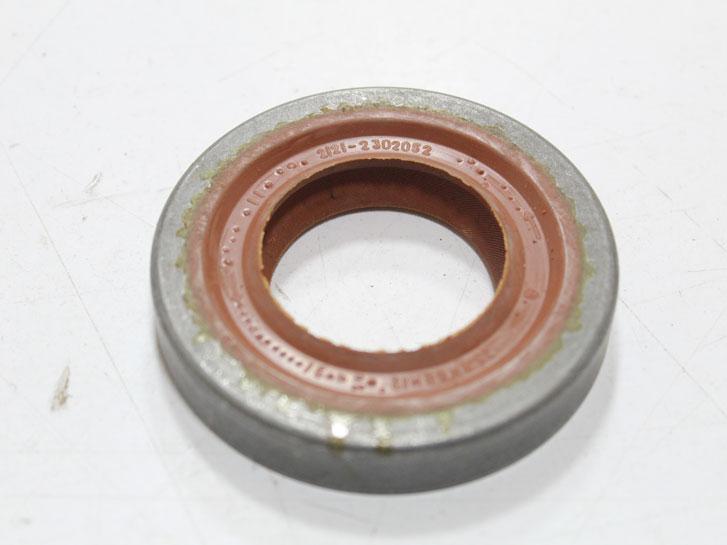 Сальник редуктора ВАЗ 2121 Нива (переднього моста) червоний