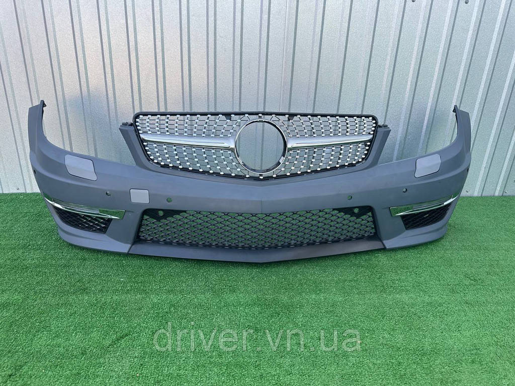 Передний бампер 2011-2014 AMG C63 с решеткой Diamond Silver для Mercedes C-class W204