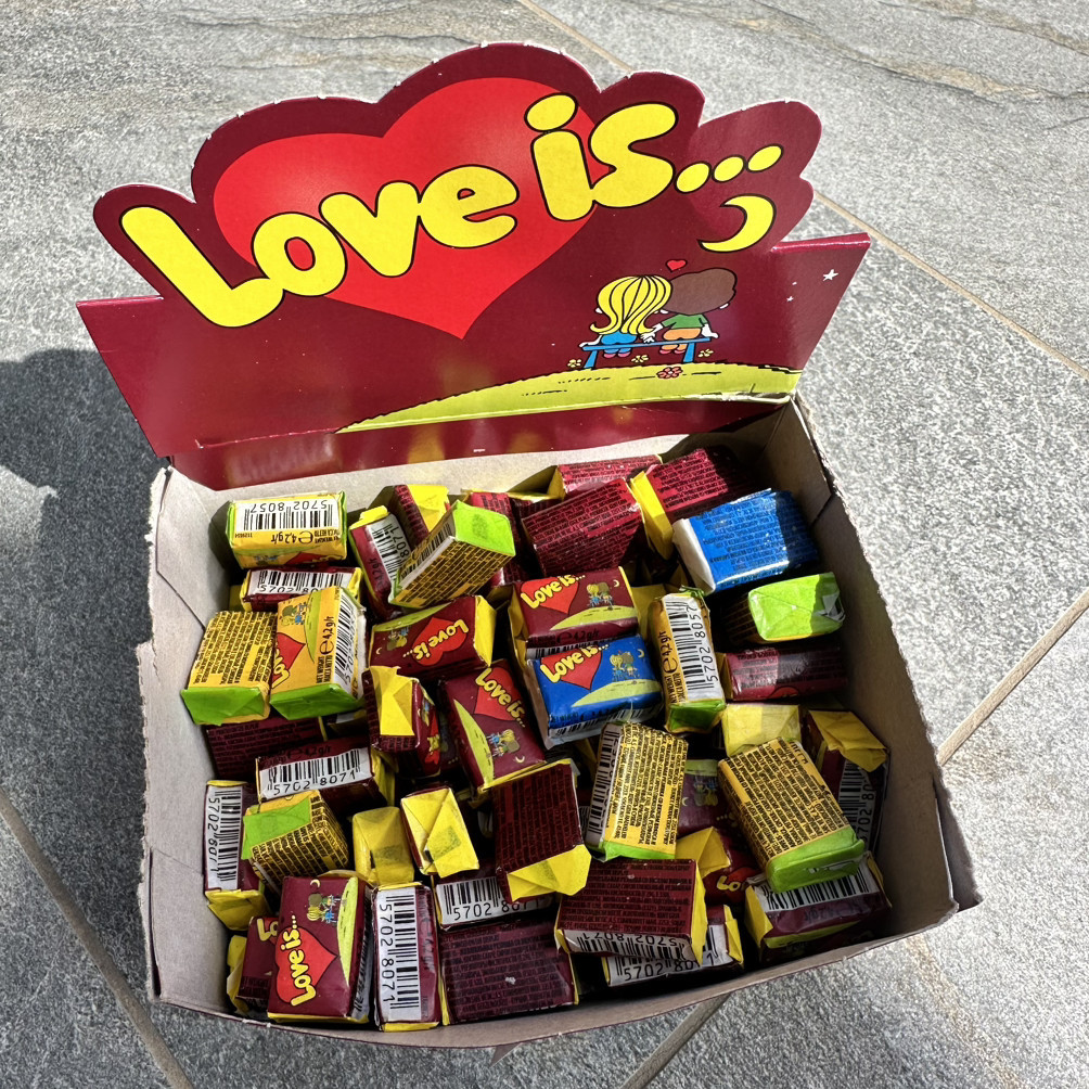 Жвачки Love is...