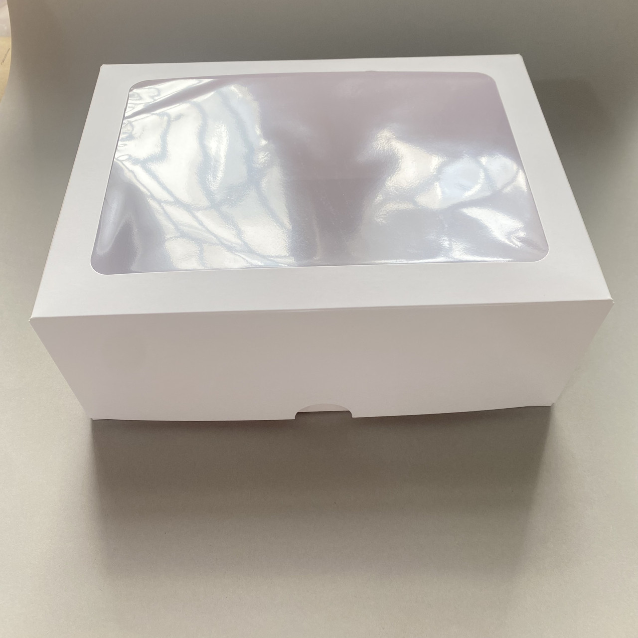 Коробка біла однотонна 240*180*90 з вікном, фото 1