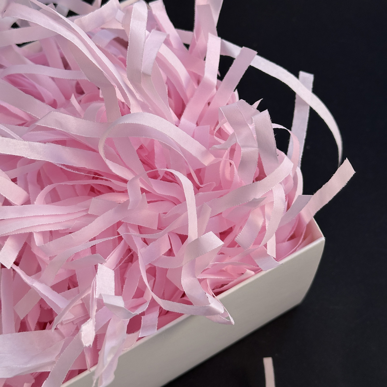 Наповнювач стружка із тіш'ю для коробок щільний з перламутром "Pink", 25 г, фото 1