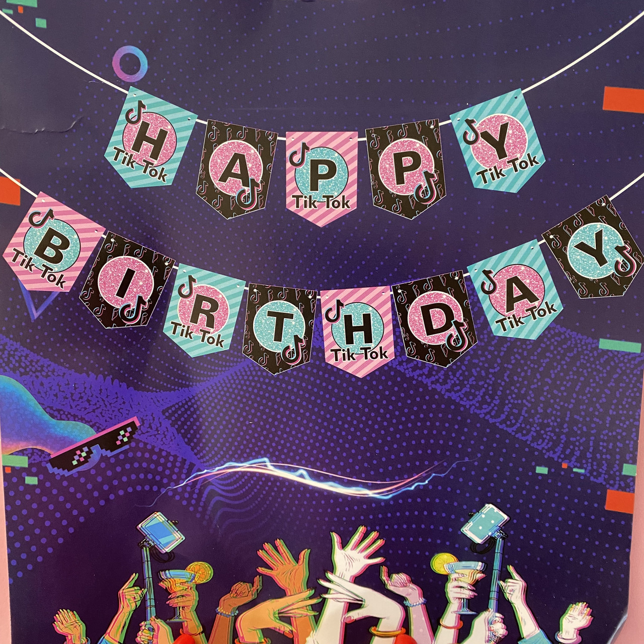 Гірлянда Happy birthday Tik tok