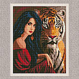 Алмазна мозаїка/вишивка Дівчина з тигром з голограмними стразами 40*50 см Ідейка AMO 7808, фото 2