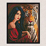 Алмазна мозаїка/вишивка Дівчина з тигром з голограмними стразами 40*50 см Ідейка AMO 7808, фото 4