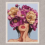 Алмазна мозаїка/вишивка Дівчина у квітах з голограмними стразами 40*50 см Ідейка AMO 7992, фото 2