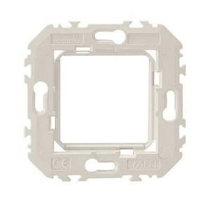 Адаптер Q45 для пристроїв 45993 Efapel Quadro 45