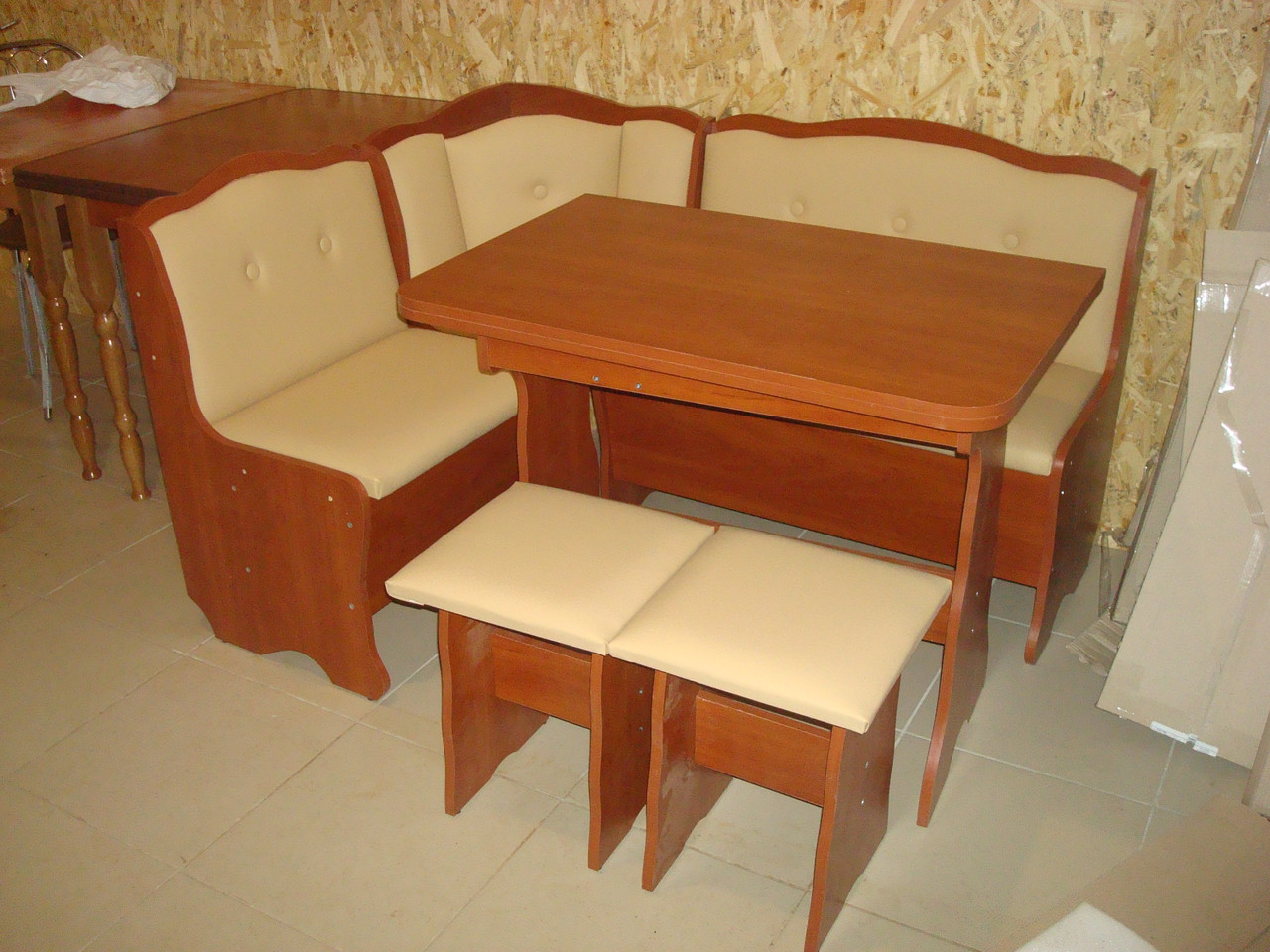 Уголок кухня б у. Кухонный уголок б/у. Мягкий уголок на кухню. Реставрируем кухонный уголок. Уголок кухня б у.