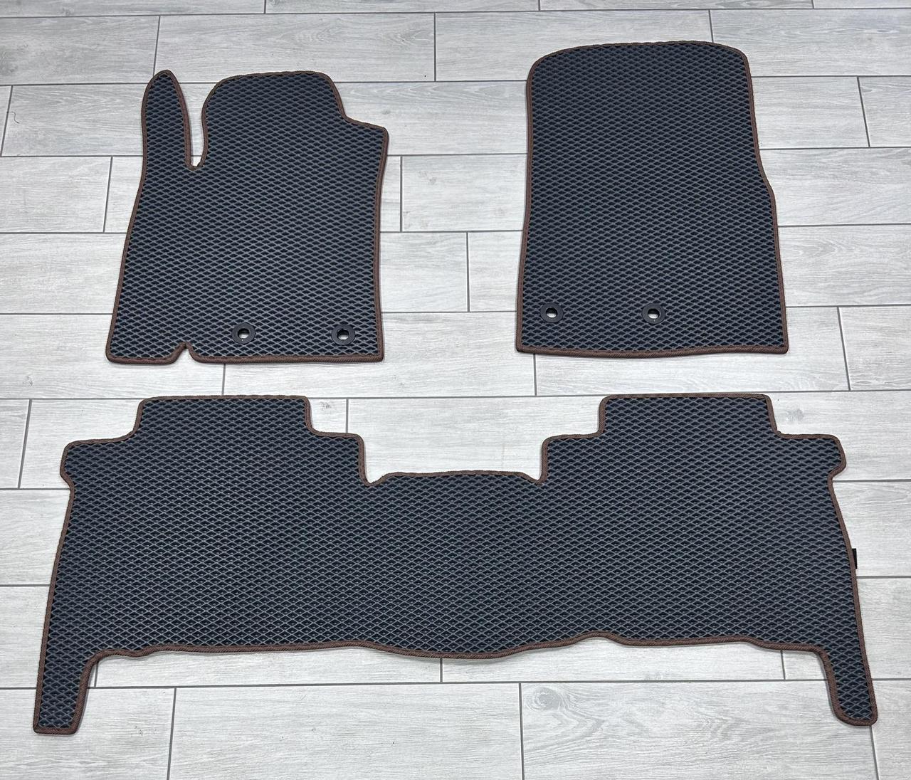 Авто коврики в салон EVA для Toyota Land Cruiser 200 2007-2012 - фото 1 - id-p1672959970