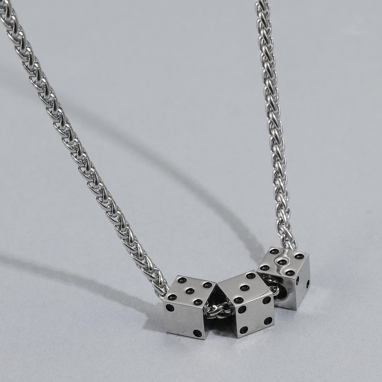 Ланцюг із кулоном сріблястого кольору Stainless Steel з трьома кубиками застібка карабін з подовжувачем довжина 55 см