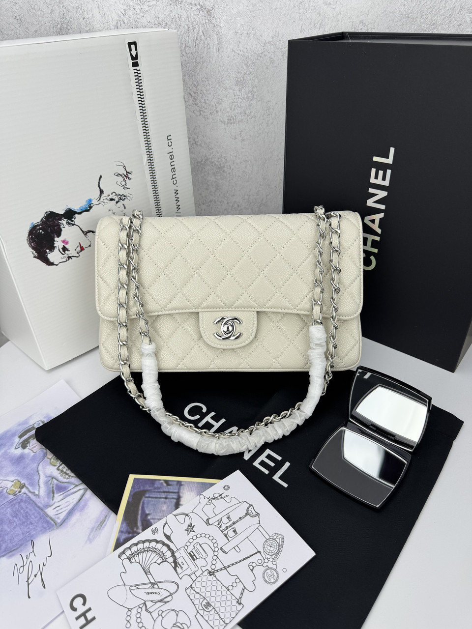 Chanel Milk Silver Texture (дзеркальце)