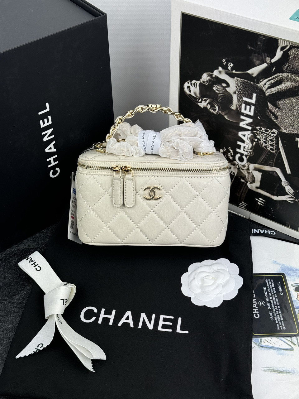 Chanel Milk Gold (з дзеркалом)
