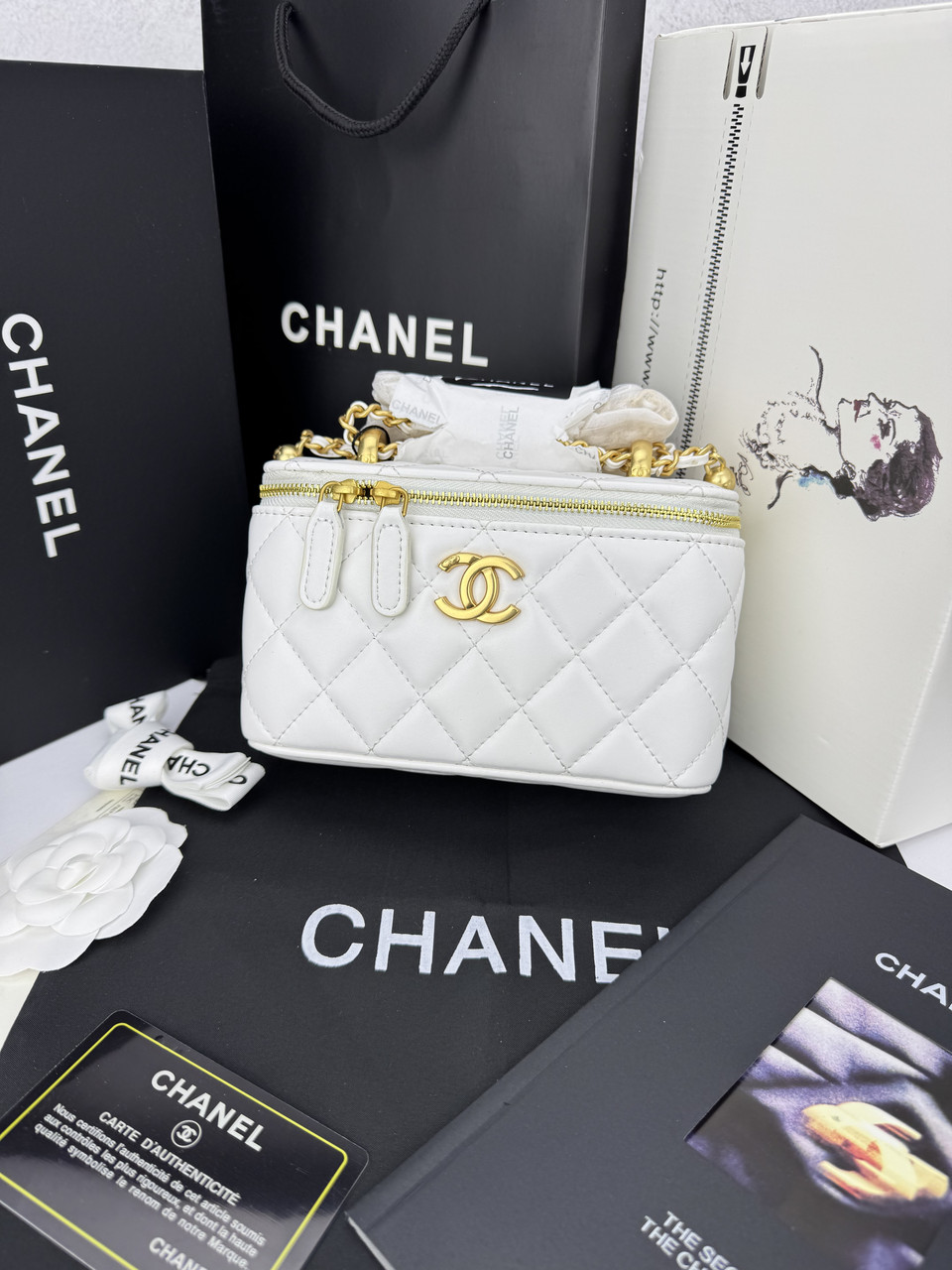 Chanel White (з дзеркалом)