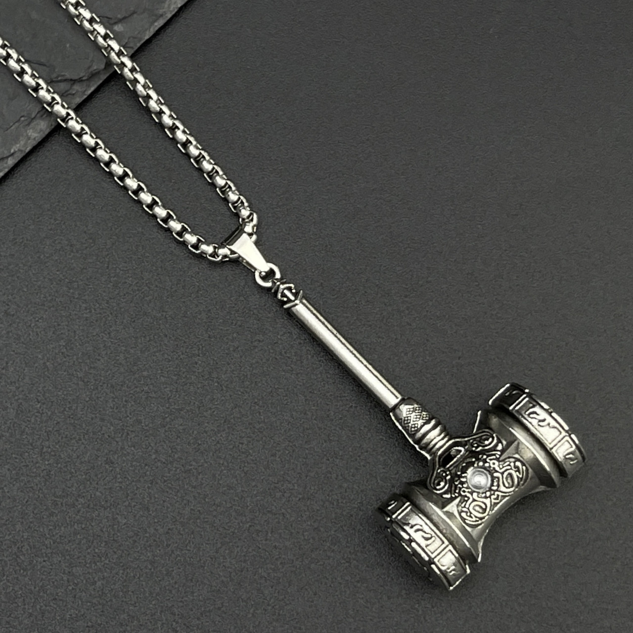 Ланцюг із кулоном молот із візерунками сріблястого кольору Stainless Steel розмір 50х30 мм розмір ланцюга 70 см 3 мм