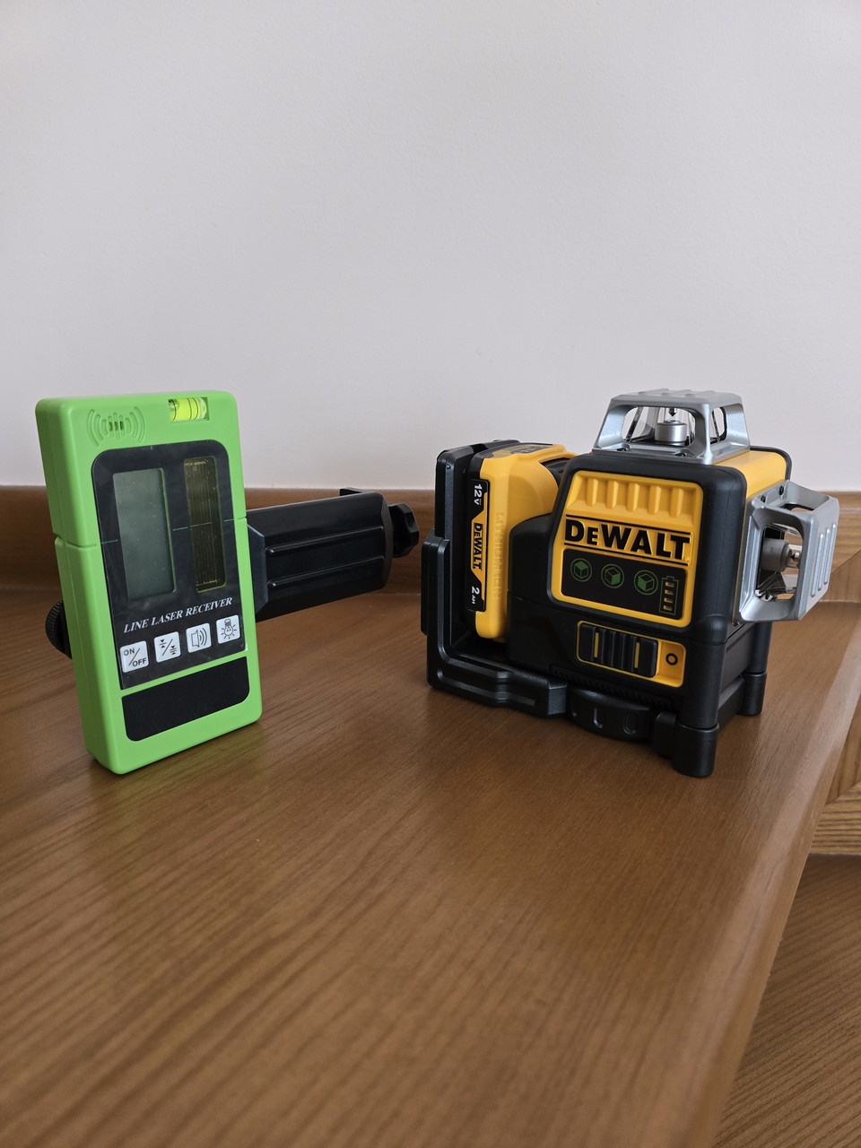 Лазерний рівень Dewalt 089LG 3D 12 ліній + приймач