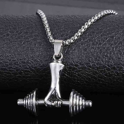 Ланцюг із кулоном гантеля з рукою сріблястого кольору Stainless Steel розмір 35х40 мм розмір ланцюга 70 см 3 мм, фото 1