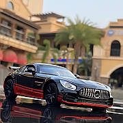 Модель автомобіля Mercedes Maisto AMG GT зменшена 1:32 зі фарами, що світяться, і звуковими ефектами мотора.