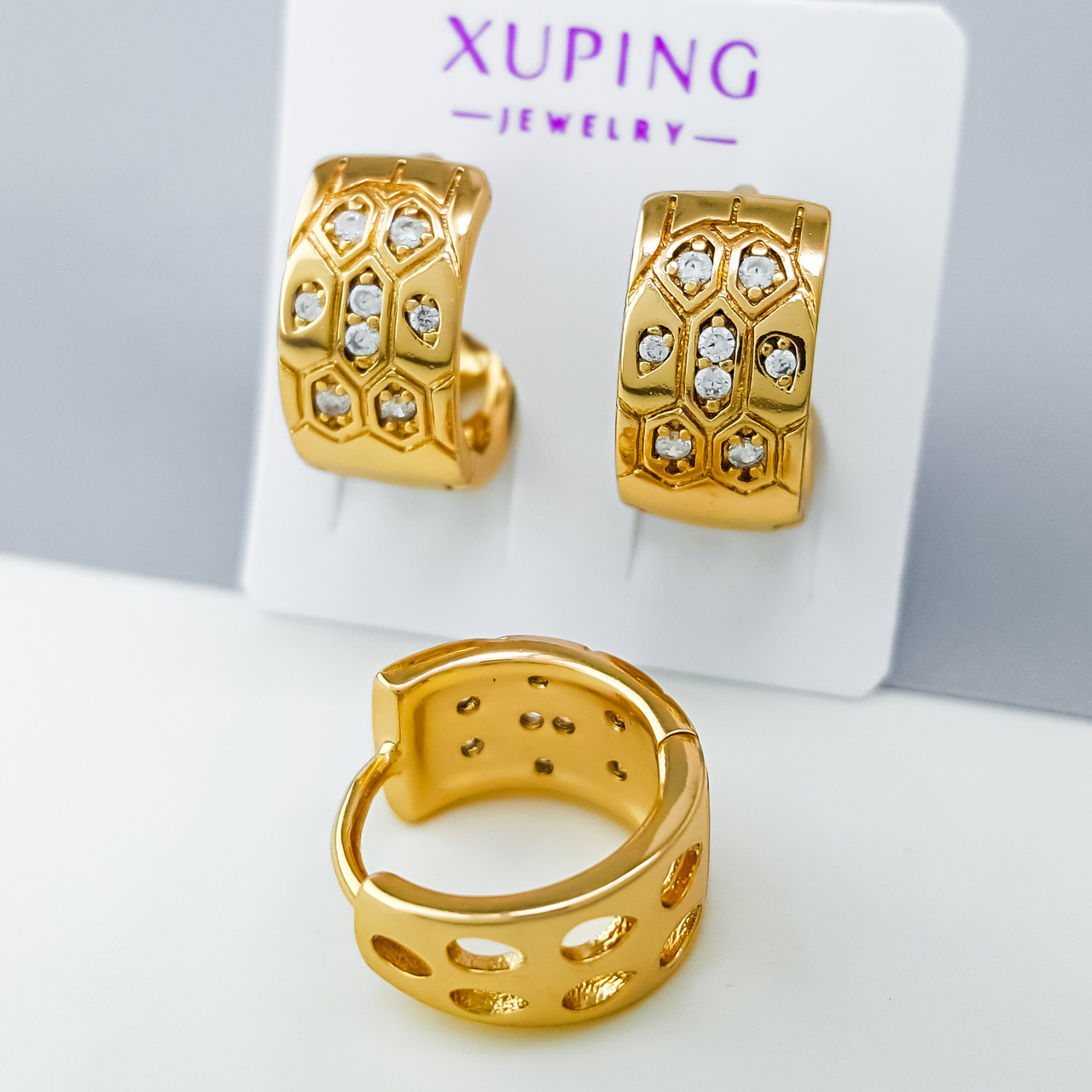 Сережки Класика зі вставкою цирконію, медсплав Xuping позолота 18K