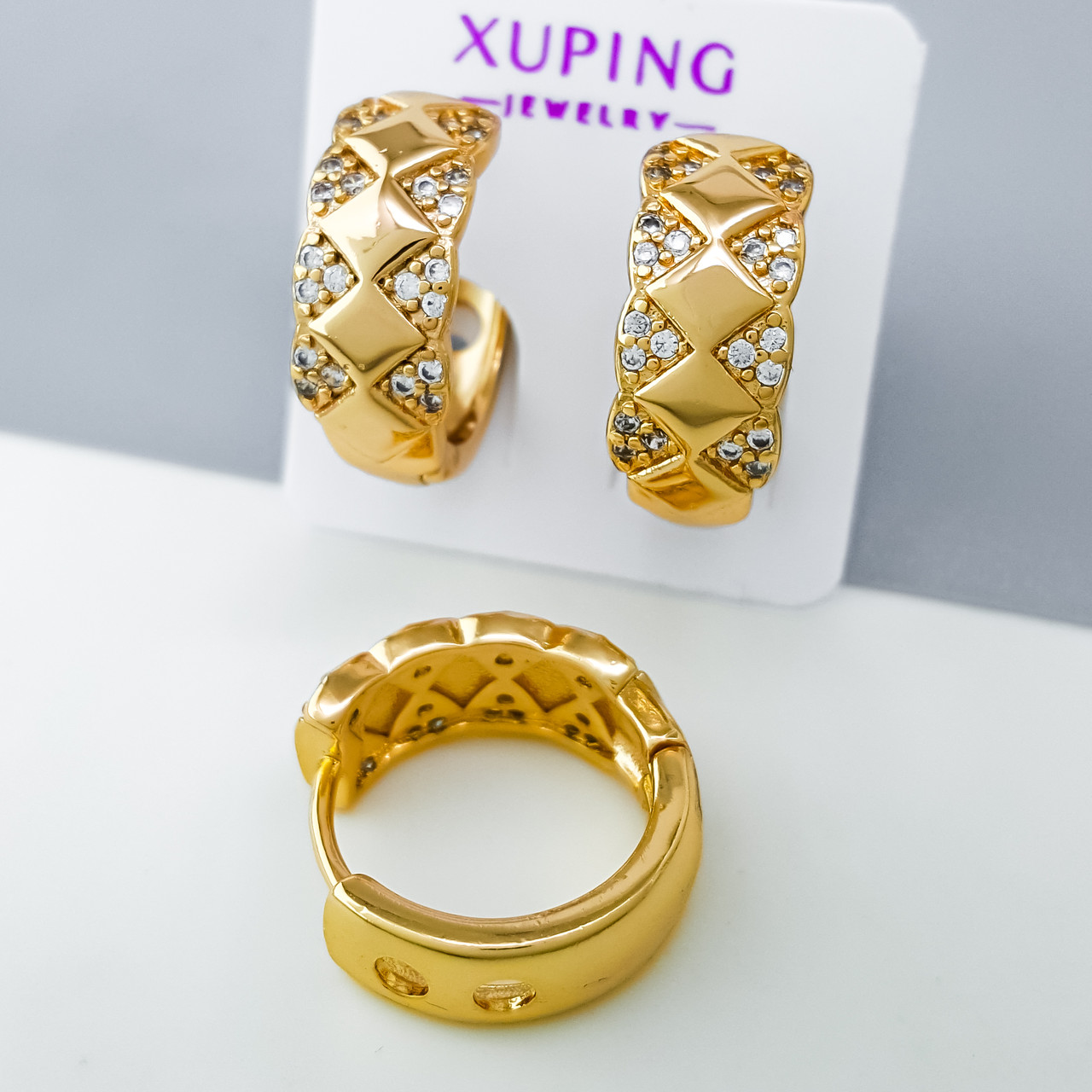 Сережки Золоті Ромби, з розсипом каменів медсплав Xuping позолота 18K