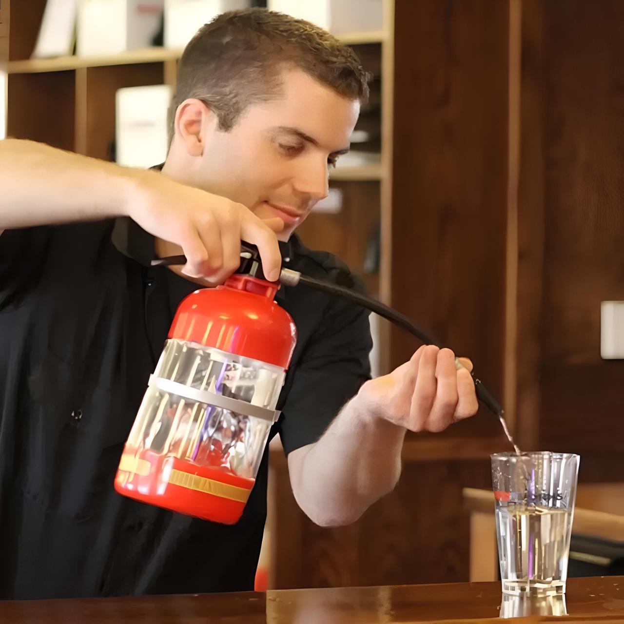 Резервуар RESTEQ для коктейлів у вигляді вогнегасника — ємність 1,5 л для алкоголю та напоїв, штоф-диспенсер для віскі, пива та, фото 1