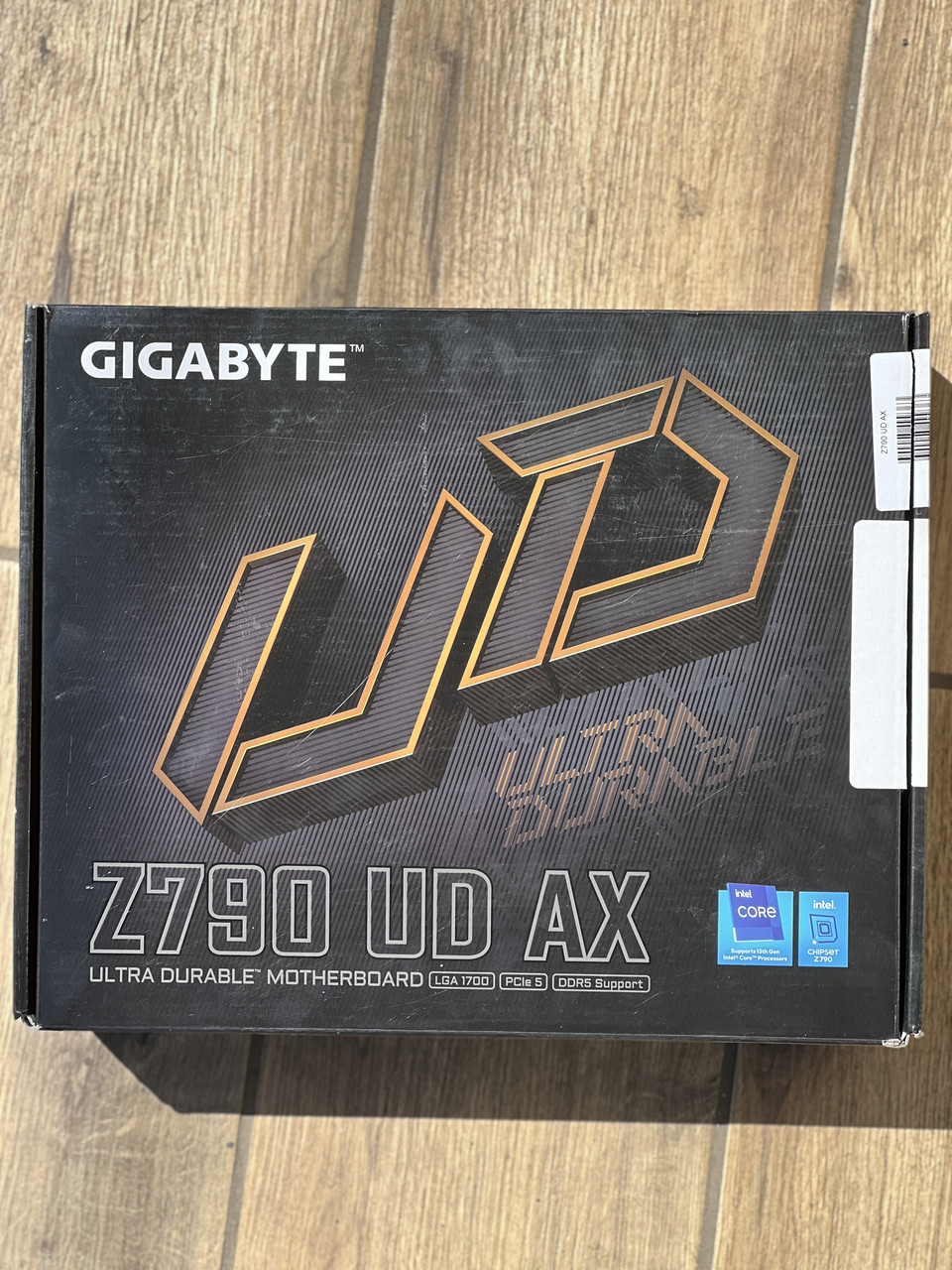Материнська плата Gigabyte Z790 UD AX