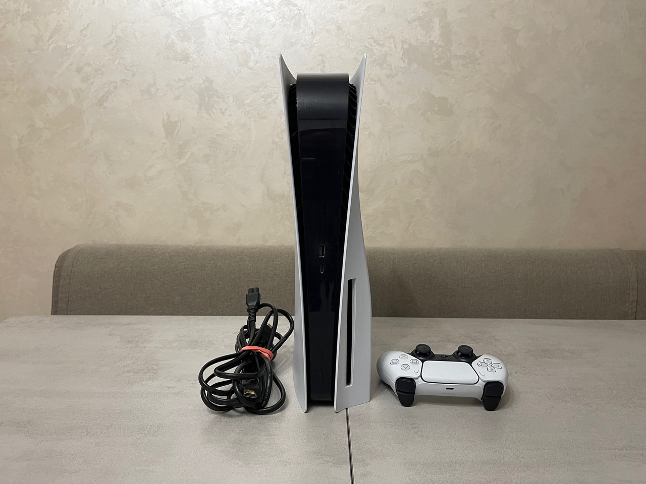 Ігрова приставка Sony Playstation PS5 CFI-1015A, Blu-ray + джойстик