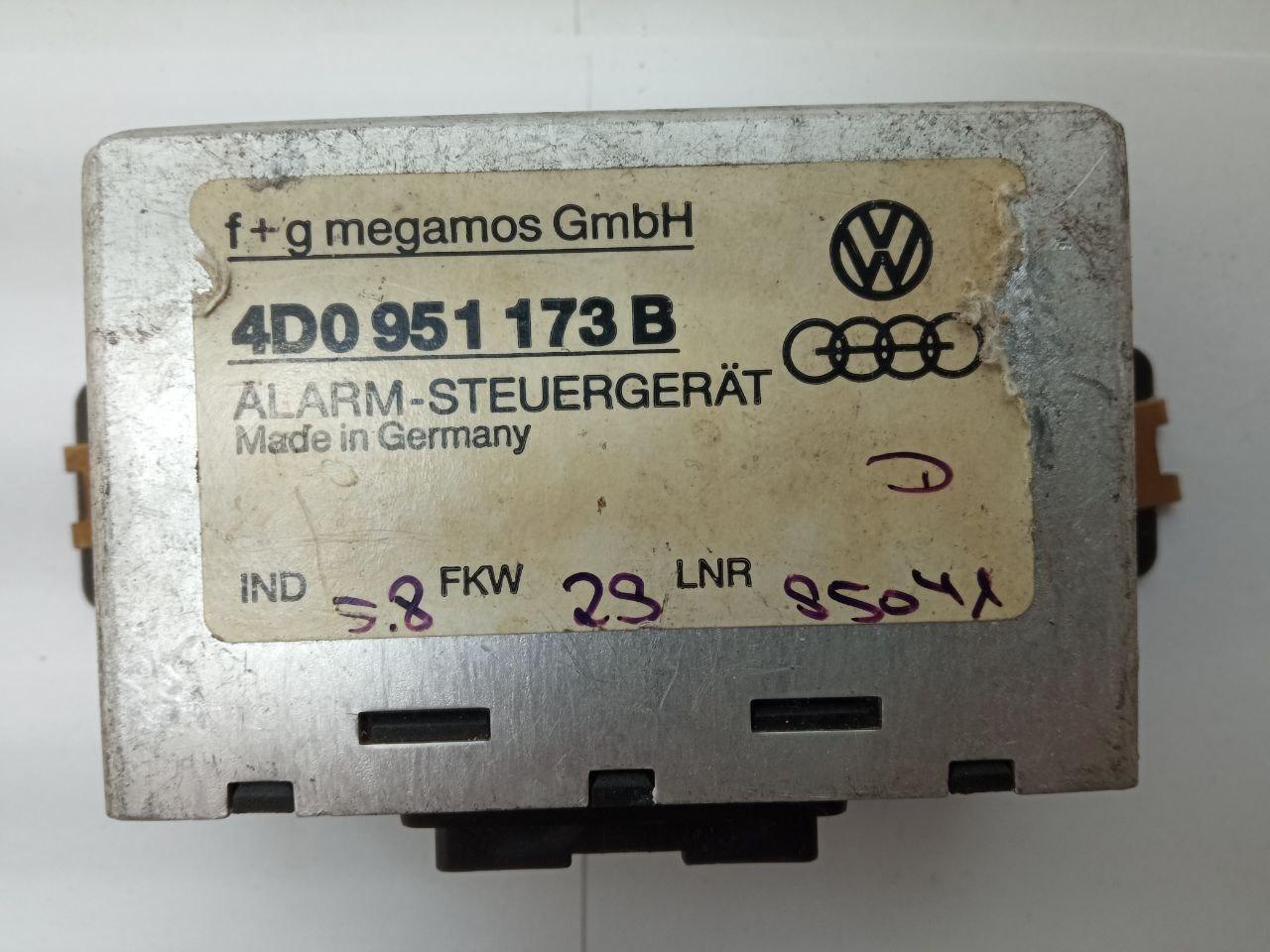 Електронний блок керування Volkswagen / Audi 4D0 951 173 B / 4D0951173B