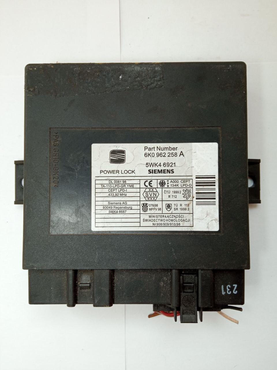 Електронний блок керування Seat Ibiza DIS Siemens 6K0 962 258 A / 6K0962258A / 5WK46921