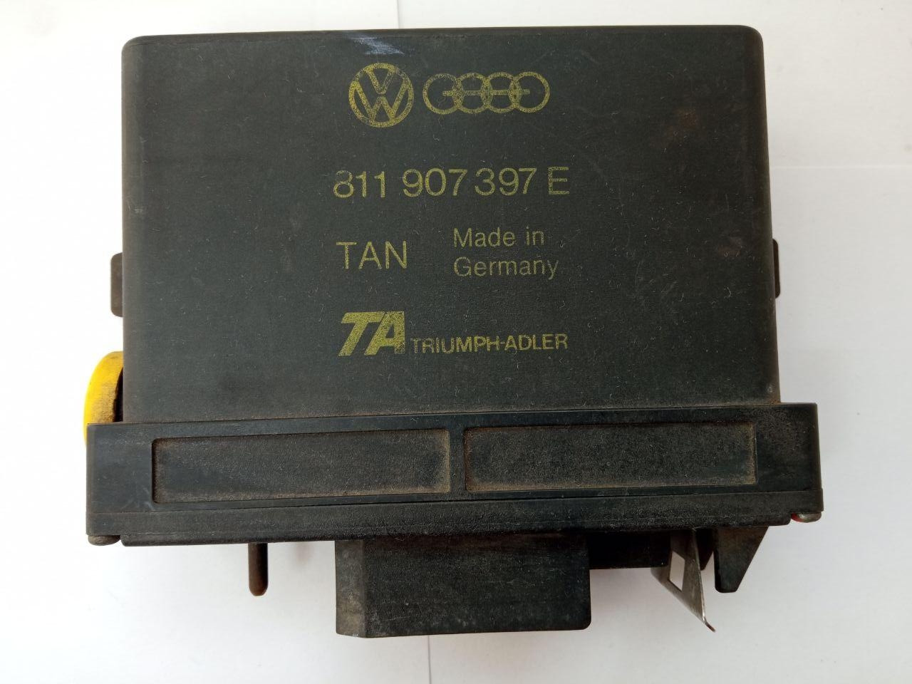 Електронний блок керування Volkswagen Golf2 1.8L-16V / Motor-PL / Audi 811 907 397 E / 811907397E