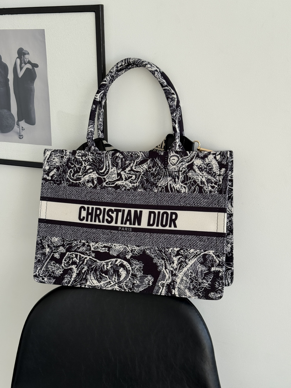 Сумка жіноча Крістіан Діор шопер чорно-білий тигр на широкому ремені Dior, фото 1