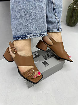 Босоніжки жіночі LadyMarcia 18J2430-01L-1572 коричневі шкіряні 37