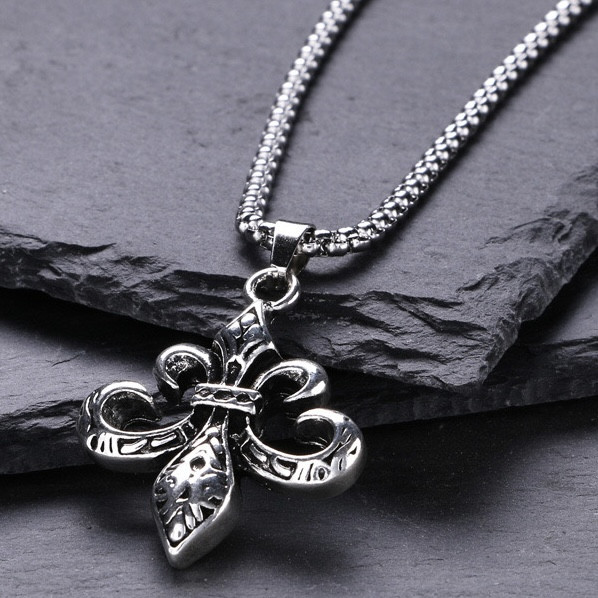 Ланцюг із кулоном геральдічна лілія античний сріблястий StainlessSteel розмір 32х42 мм розмір ланцюга 70 см 3 мм