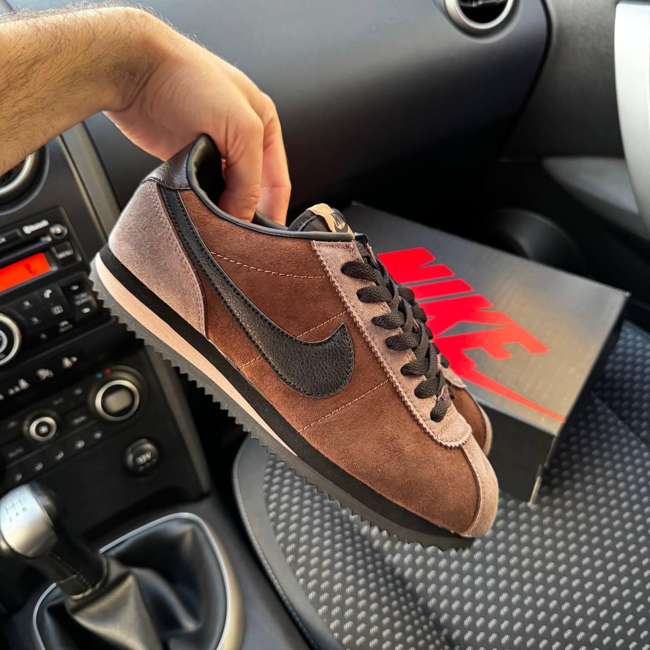 Жіночі кросівки Nike Cortez Brown Найк Кортез коричневі з чорним знаком замша текстиль весна літо