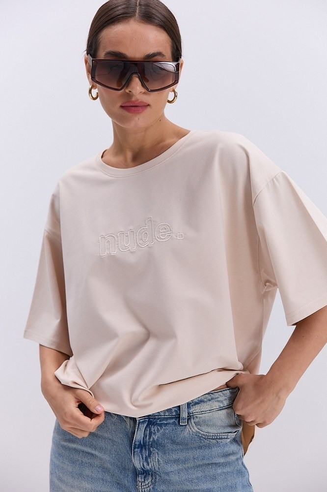 Жіноча стильна футболка SIZE в різних кольорах, фото 1