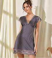 Нічна сорочка з мереживом Caroline бузкова