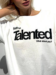 Футболка жіноча біла та чорна принт напис оверсайз