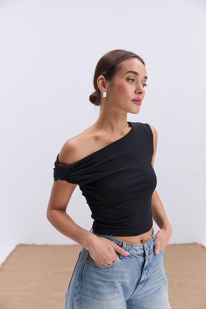 Жіночий асиметричний кроп-топ із відкритим плечем, фото 1