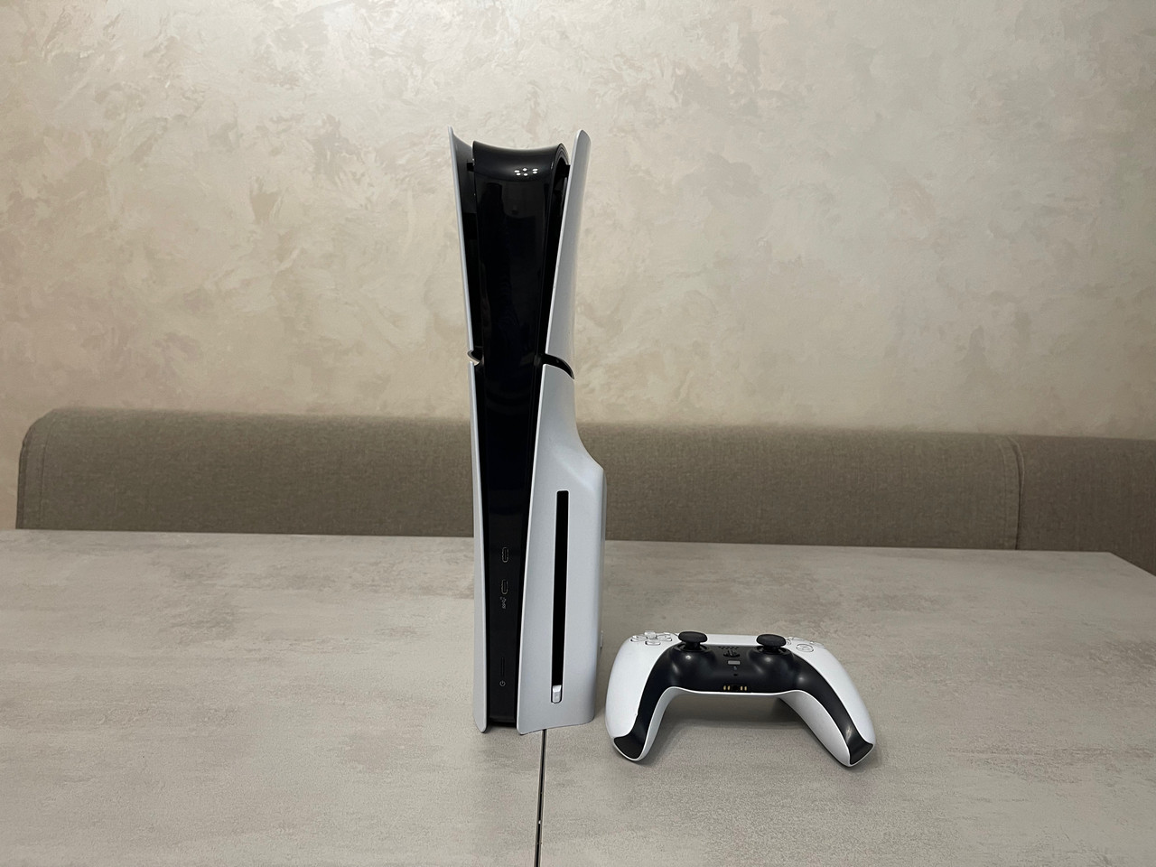 Ігрова приставка Sony Playstation PS5 CFI-2015 Slim, Blu-ray + джойстик