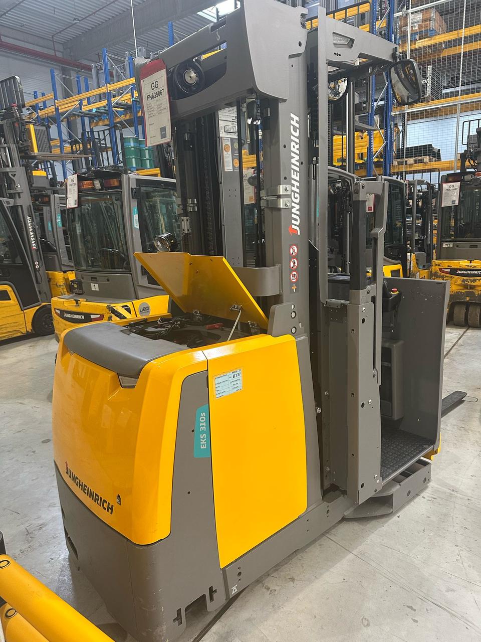 Вертикальний збирач замовлень Jungheinrich EKS 310s DT