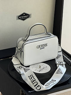 Сумочка Guess кросс-боді напис білий