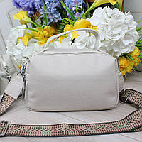 Жіноча шкіряна сумка кросбоді на широкому ремені сумочка молочна натуральна шкіра