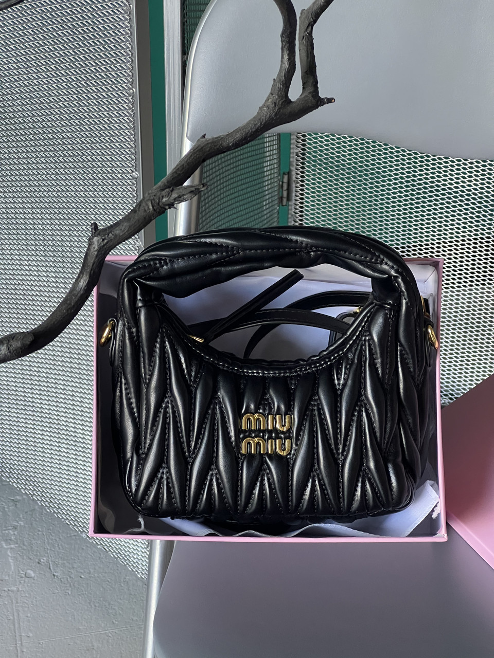 Сумка жіноча Miu Miu Wonder Matelasse Leather Hobo чорний хобо через плечі Міу Міу, фото 1