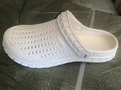Жіночі сланці крокси .Розмір  36,37.  (білого кольору)