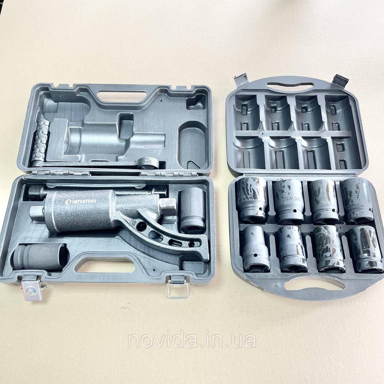Гайковерт ручний 5200 N.M. (м'ясорубка) 1:68 Intertool XT-0002 з набором головок із набором головок. ET-5557