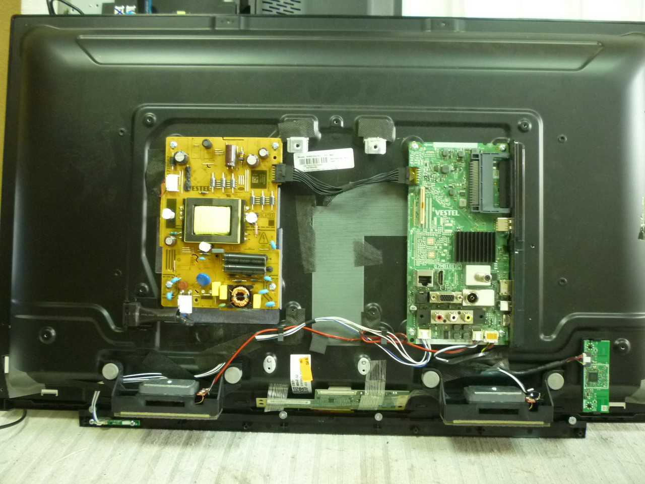 Запчастини телевізора Toshiba 32W2163DG (17MB181TC, 17IPS62, 17WFM21, 17LD201 6870C-0442B, пульт ДК CT-8543)