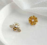 Сережки "бджілка і квітка", сережки "бджілка і квіточка", сережки з бджілкою і квіткою, сережки з камінцями
