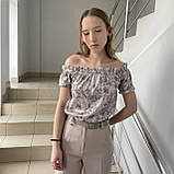 Блуза OKIRA жіноча короткий рукав принт квіти 42 бежева, фото 5